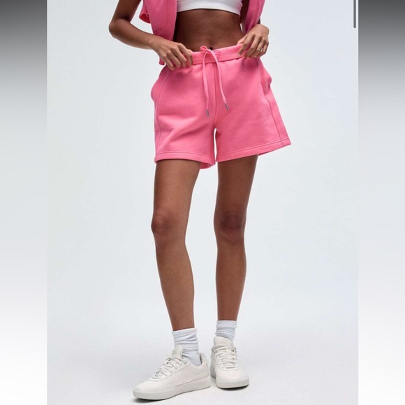 Lululemon Scuba HR Short size 6 in Sakura pink - Picture 1 of 6